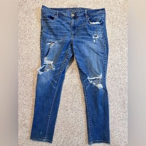 American Eagle Hi-Rise Distressed Jegging